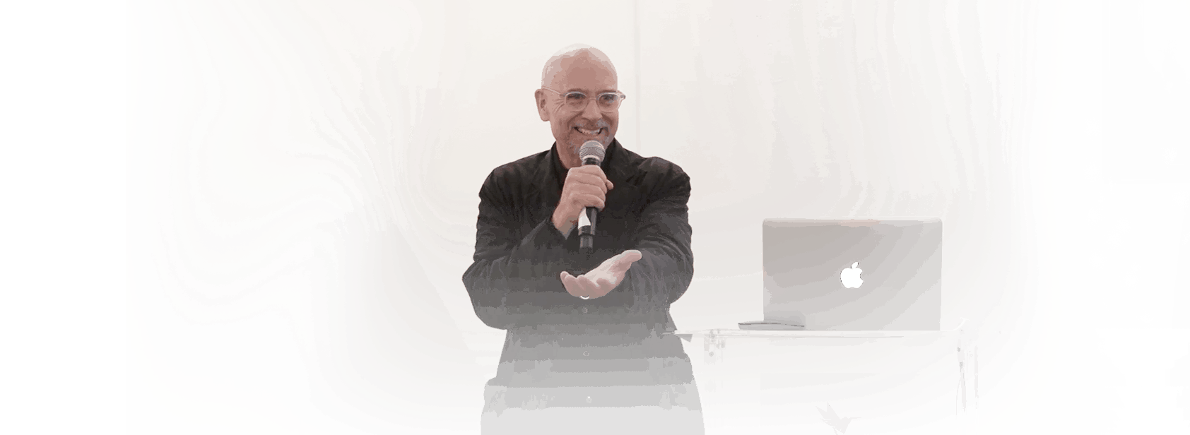 https://cdn.dental-tribune.com/1an/wp-content/uploads/2016/01/Artist-Spotlight-Book-Signing-and-Chat-with-Doug-Menuez2.png