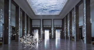 DER ÖFFENTLICHKEIT — VON DEN FREUNDEN HAUS DER KUNST: Sarah Sze