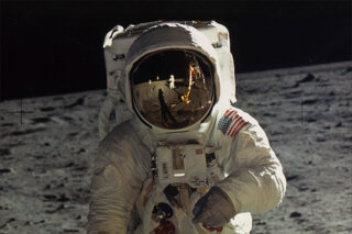 Apollo's Muse: The Moon in the Age of Photography