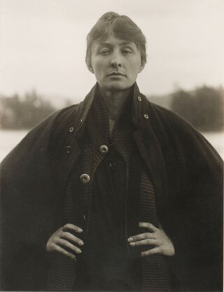 Georgia O’Keeffe: Living Modern