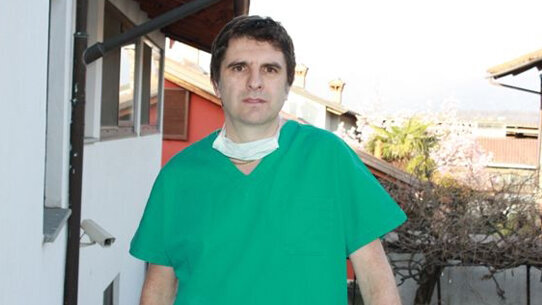 Pietro Bertinetto, dentista e sindaco illuminato di Torre Canavese, dove l’arte è simbolo di pace