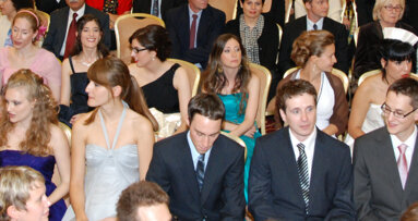 43 erfolgreiche Absolventen in Zürich