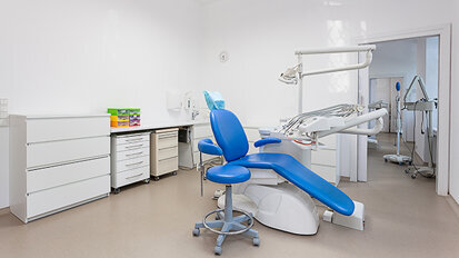 Negli studi dei dentisti italiani qualità certificata e tutela dei pazienti: replica dell’AIO alle catene dentali