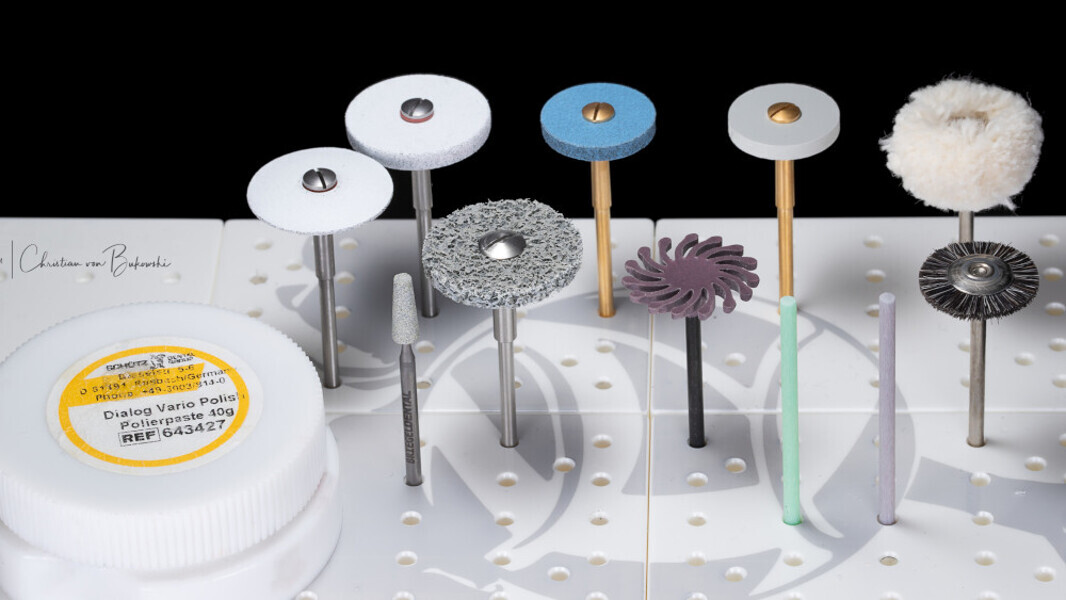 Fig. 10: Our polishing set for lithium disilicate crowns.