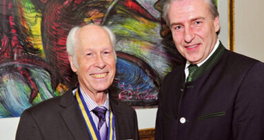 DPU würdigt „Grandseigneur“ der Zahnmedizin