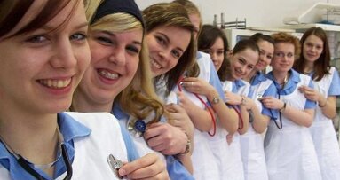 Pielęgniarki i położne funkcjonariuszami publicznymi