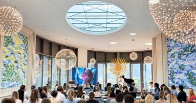 Postgraduate continuing education in dentistry at Danube Private University from 2026