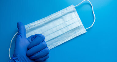 Gamma- oder Röntgenstrahlung zur Sterilisation von Schutzmasken