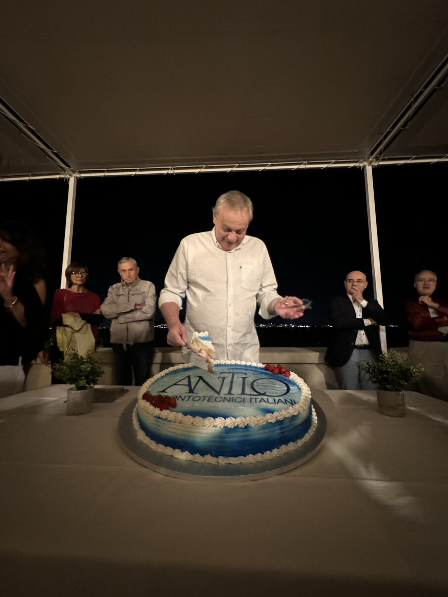 Il taglio della torta di Mauro Marin.