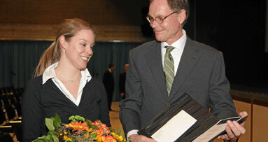 Förderpreis 2010 der Stiftung Zahnärztliche Wissenschaften verliehen