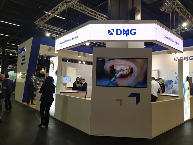 Stánek společnosti DMG.