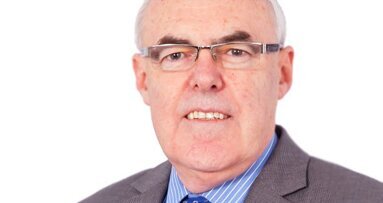 专访Gary Smith医生：“一名合格的牙医时刻都不该忘记自己的职责与义务”