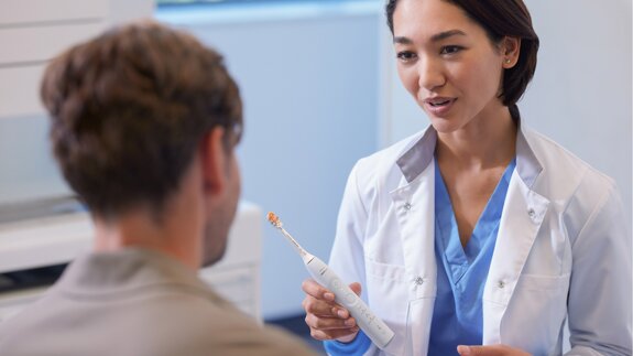 Test elektrischer Zahnbürsten von K-Tipp und Kassensturz nach Hinweis auf Fälschungen korrigiert