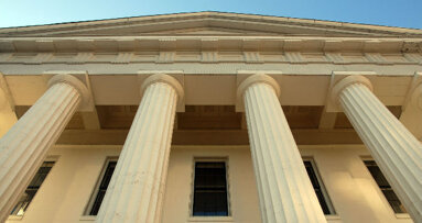 “Dirottava” i pazienti: condannato a due anni e due mesi e a 500mila euro il re delle cliniche Gian Antonio Favero