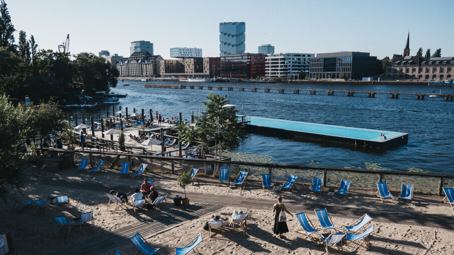 The DDS.Berlin Summer Party was be held at the nearby Badeschiff.