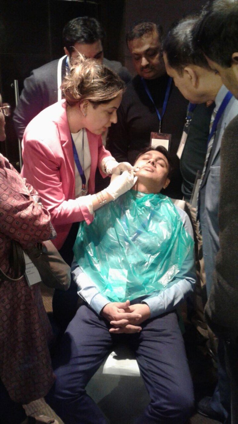 Dr.Ritika Arora demonstates the use of i-PRF in facial aesthetics