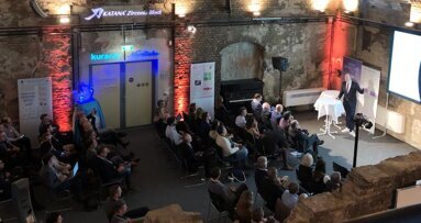 Kuraray Noritake presenta KATANA™ Zirconia Block al simposio di Berlino