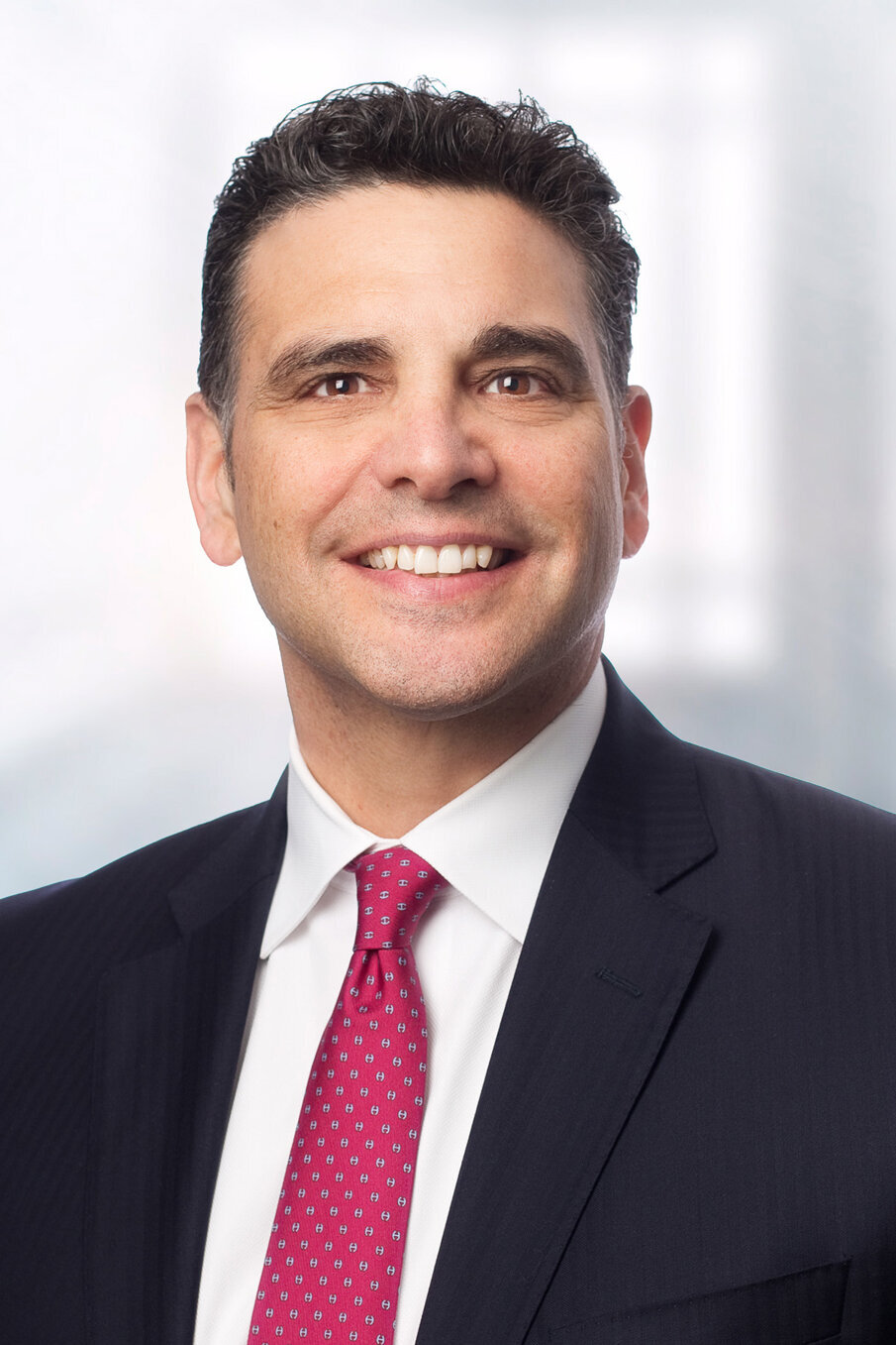 Tony Susino, GVP Global Implant Solutions di Dentsply Sirona, è convinto che l'aggiunta di DS OmniTaper EV alla famiglia di impianti EV combini le collaudate tecnologie implantari di Dentsply Sirona in una soluzione che offre ai medici protocolli semplificati, efficienza nella gestione e un portafoglio ottimizzato per l'odontoiatria digitale.