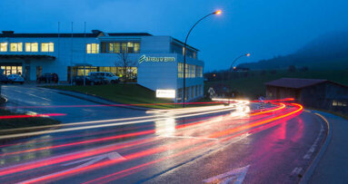 Resultados Straumann reforçados por implantes e alinhadores