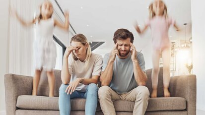 Niedriges Einkommen und Elternschaft beeinflussen Zufriedenheit der Deutschen