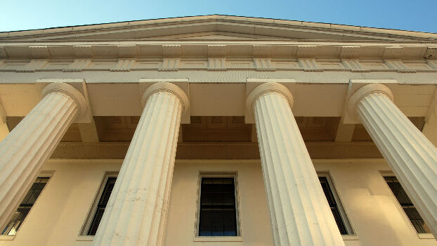 “Dirottava” i pazienti: condannato a due anni e due mesi e a 500mila euro il re delle cliniche Gian Antonio Favero