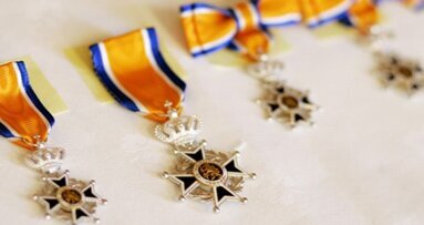 Emeritus hoogleraar Bob ten Cate geridderd