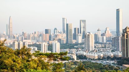 草总有更绿的：在经济压力日益增大的情况下，香港居民在其他地方寻求牙科护理