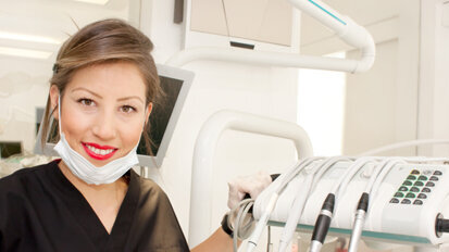 UMF “Carol Davila” organizeaza intalniri informative cu elevii Capitalei