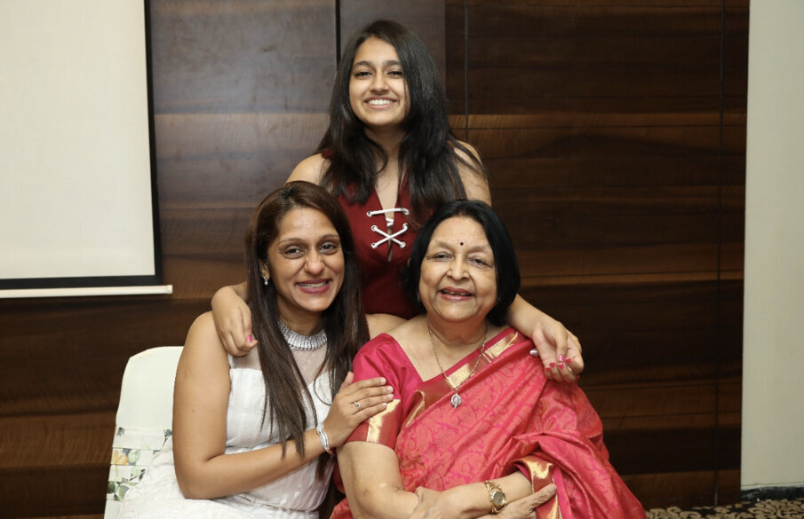 With daughter Dr Saloni Mehta Mistry Prof, PG Guide & Head, Dept of Prosthodontics at Y.M.T Dental College, Navi Mumbai, and grand daughter Sanayaa