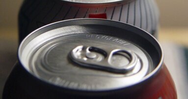 Τα ανθρακούχα αναψυκτικά βλάπτουν δόντια και καρδιά