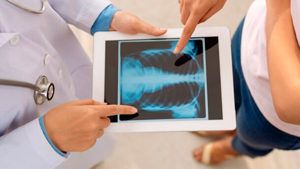 Le visite dal dentista possono ridurre il rischio di polmonite