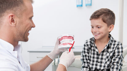 Kontra Sprachbarrieren: Neue Broschüren zur Prophylaxe Kontra Sprachbarrieren: Neue Broschüren zur Prophylaxe