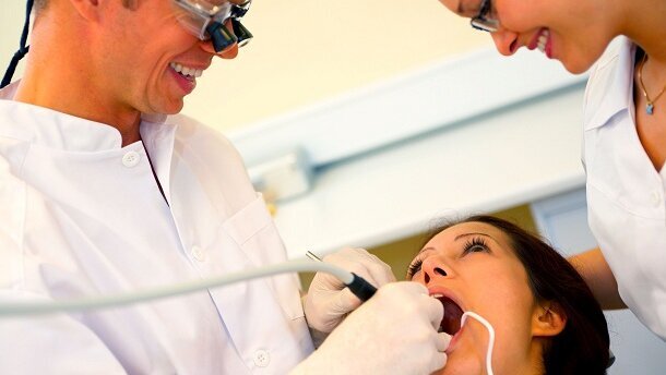 Parodontale behandeling niet gevaarlijk voor ongeboren kind