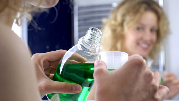 Vodice za ispiranje usta učinkovitije su od samog četkanja