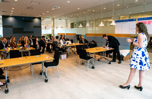 Elmira Boloori, vystudovala dentální hygienu na Hoge school van Utrecht