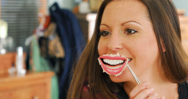 Mit Harz gegen Zahnschmelzabbau