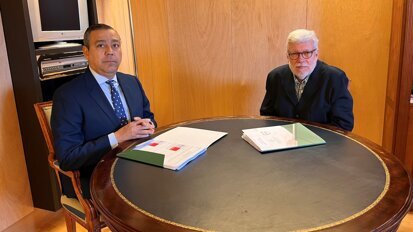 Óscar Castro se reúne con el presidente de la Comisión de Sanidad del Congreso