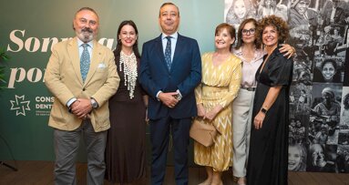 Presentan el libro “Sonrisas por el mundo”