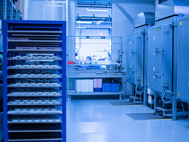 Aby bylo možné vyhovět rostoucí poptávce, otevřela společnost Amann Girrbach v roce 2017 další výrobní prostory v místě svého sídla v Rakousku.