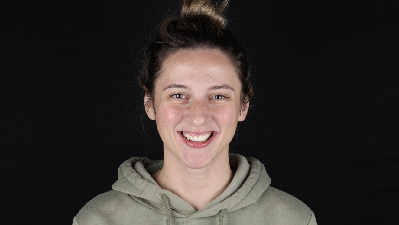 Fig. 7a: Immediate outcome after chairside replacement of the maxillary anterior composite veneers. Frontal facial smile photograph.