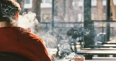 Vaping ohrožuje zdraví ústní dutiny stejně jako kouření, tvrdí EFP