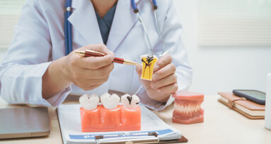 Präventionsexperten der EFP und AAP plädieren für den Erhalt natürlicher Zähne