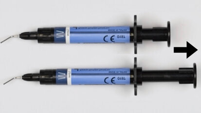 Retracting the plunger after administering the composite may cause air to enter the syringe. (Image: Kuraray Noritake Dental)
