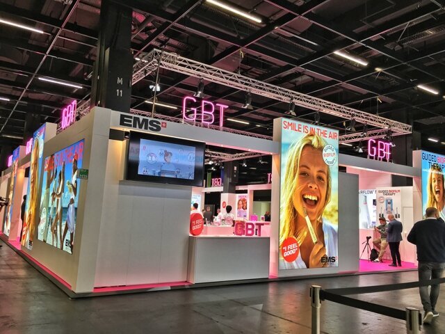 Návštěvníky velmi oblíbený stánek společnosti EMS.