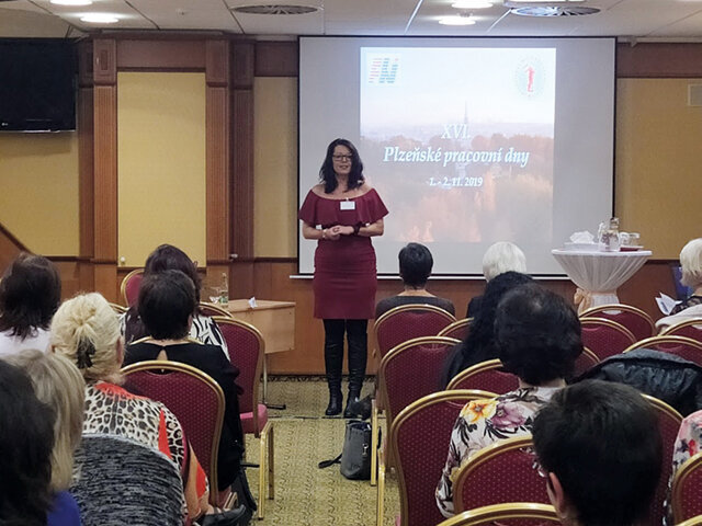 Pro nelékařské zdravotnické pracovníky byl program jednodenní, nicméně i tak obsahoval 23 přednášek