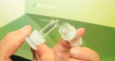 ΣΤΟ ΣΥΝΕΔΡΙΟ ΤΗΣ ΕΑΟ ΕΙΣΑΓΟΝΤΑΙ ΝΕΑ ΕΜΦΥΤΕΥΜΑΤΑ ΚΙ ΥΛΙΚΑ ΑΠΟ ΤΗΝ ΕΤΑΙΡΕΙΑ STRAUMANN