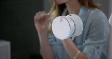 Empresa introduz a primeiro dispensador inteligente de fio dental