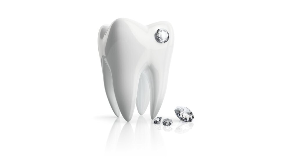 Tandarts waarschuwt voor gevaren tandjuwelen