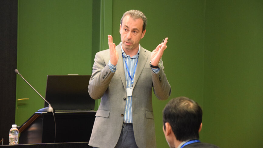 Dr Marian Fanica during his hands-on course on post-endodontic treatment of teeth with large areas of destruction.