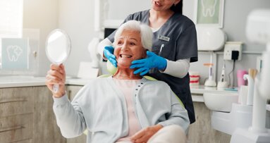 L’UFSBD publie une feuille de route pour intégrer la santé bucco-dentaire dans les politiques du bien-vieillir